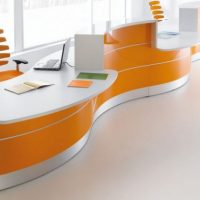 Особенности стоек ресепшн